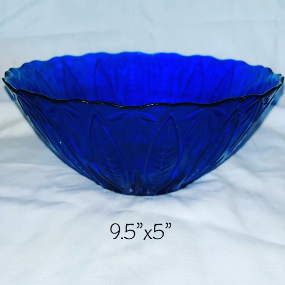 Vintage Fostoria Glass cobalt blue bowl - Picture 1 of 1